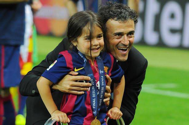 Ανατριχίλα: Οι οπαδοί της Παρί τίμησαν τη μνήμη της μικρής Χάνα, με ένα τρομερό πανό! (ΦΩΤΟ)