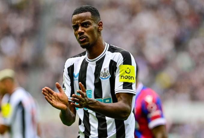 «Αλλάζει πολιτική και κάνει τα πάντα για να κρατήσει τον Ίσακ η Νιούκαστλ»