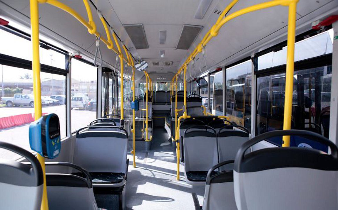 Πανικός σε λεωφορείο στα Σπάτα: Άντρας έβγαλε μαχαίρι και απειλούσε επιβάτες