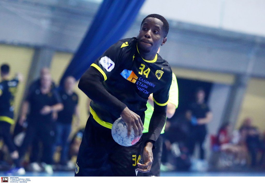 Χάντμπολ: Ρατσιστικές επιθέσεις και υβριστικά σχόλια κατά του Τουρέ