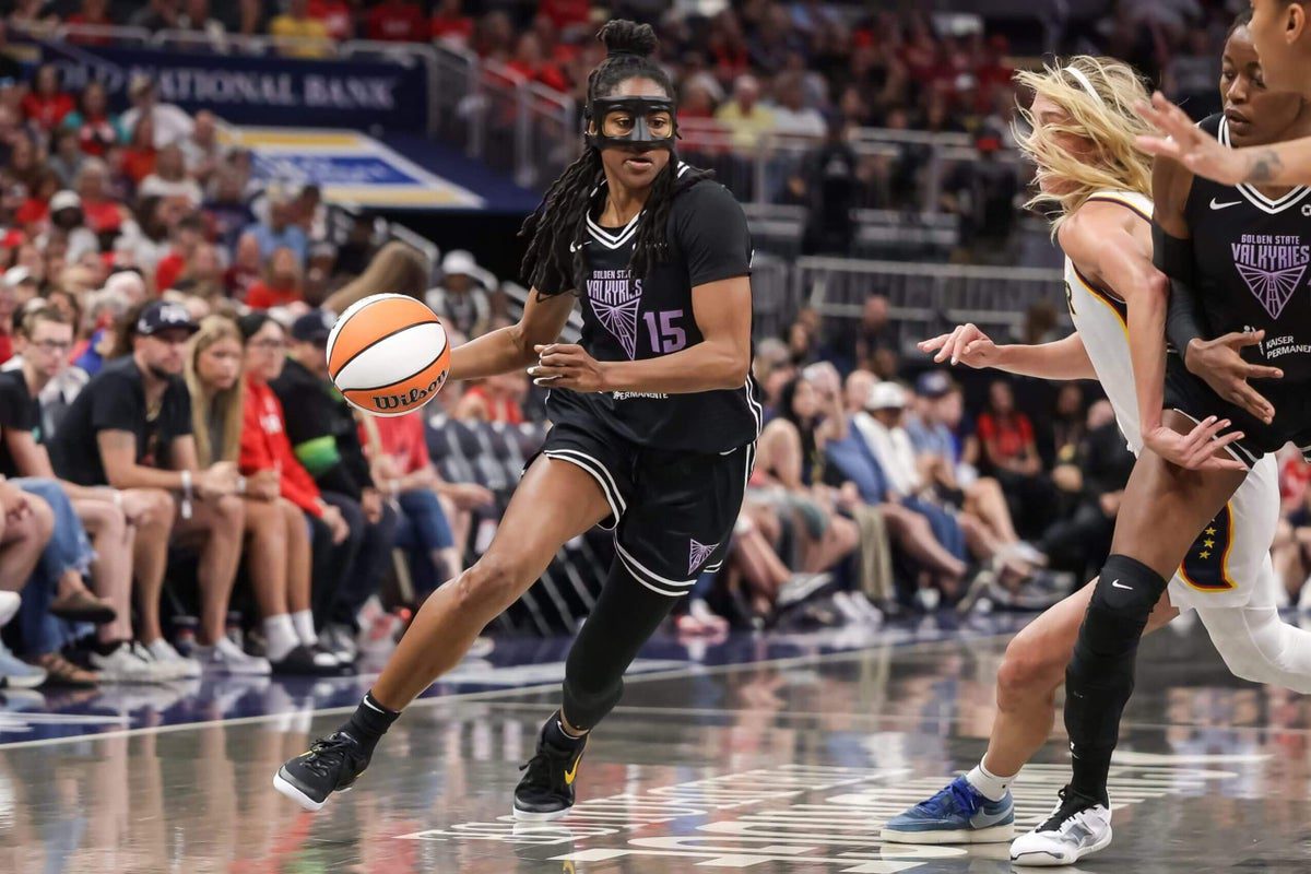Σάλος στο WNBA: Οπαδός πέταξε ερωτικό βοήθημα στον αγώνα Valkyries – Dream (ΒΙΝΤΕΟ)