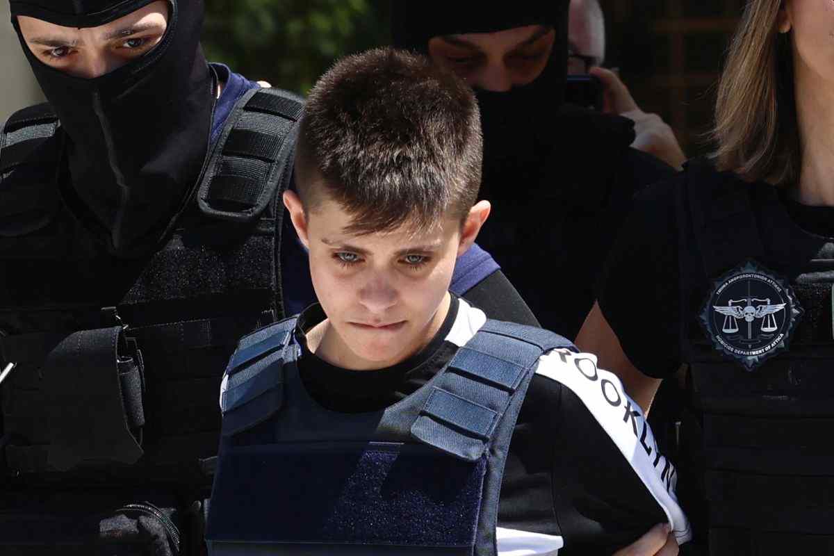Επίθεση σε βάρος της Μουρτζούκου από συγκρατούμενη με σπασμένο γυαλί