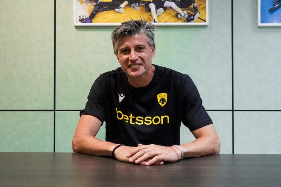 Καλλινικίδης: «Να δώσω τον καλύτερό μου εαυτό – Θα υπηρετήσω την ΑΕΚ με όλες μου τις δυνάμεις»