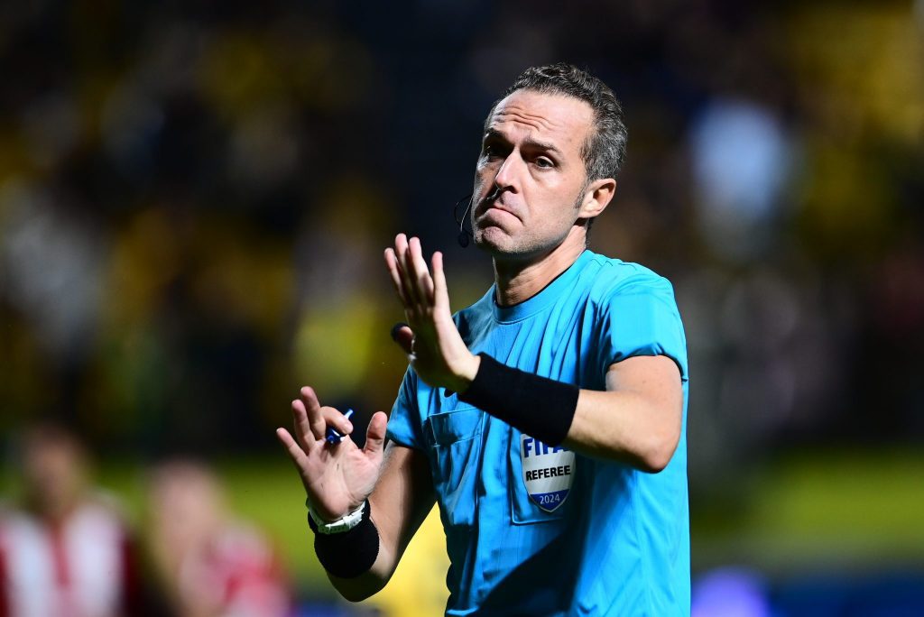 Ο Ιταλός Λούκα Παϊρέτο «σφυρίζει» το ΑΕΚ – Χάποελ Μπερ Σεβά στην OPAP Arena