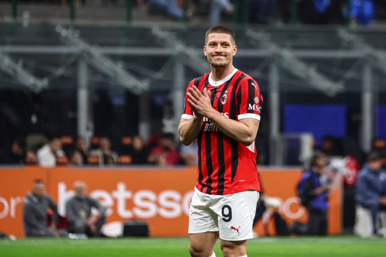 Έφτασε στην Αθήνα για την ΑΕΚ ο Γιόβιτς!