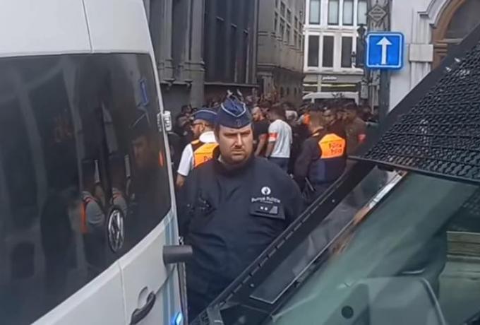 Προσαγωγές οπαδών της ΑΕΚ στις Βρυξέλλες μετά τα επεισόδια στην «Grand Place»