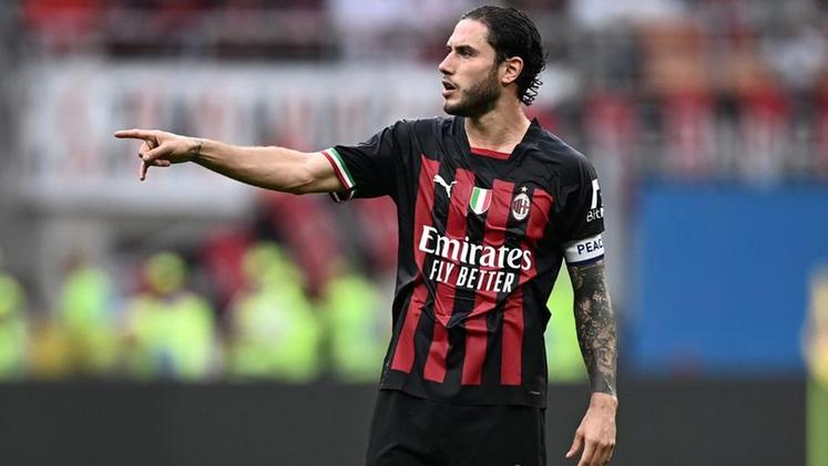 Παναθηναϊκός: «Μακριά» με τη Μίλαν για τον Καλάμπρια – Τι ισχύει για Μαφέο