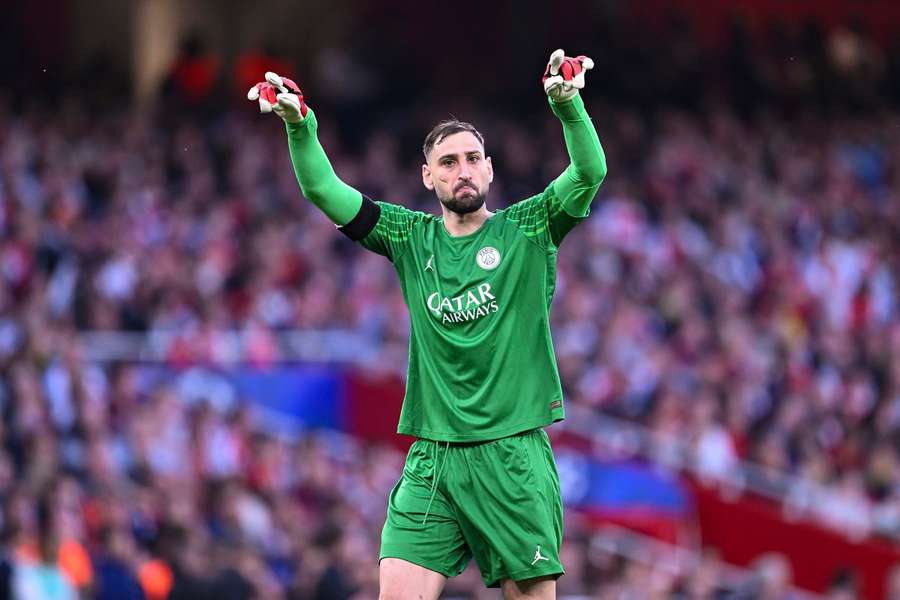 Μάντσεστερ Σίτι: Ο Γκουαρδιόλα έπεισε τον Ντοναρούμα – Περιμένει το ΟΚ της Παρί Σεν Ζερμέν