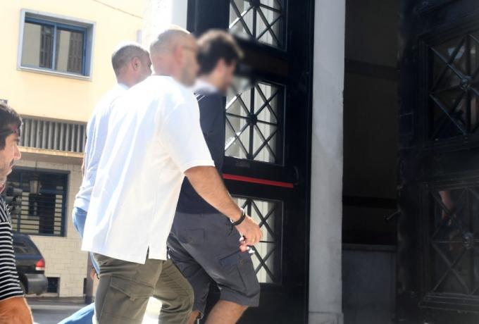 Πάτρα: Προφυλακιστέοι οι δύο κατηγορούμενοι για τις φωτιές στα Συχαινά