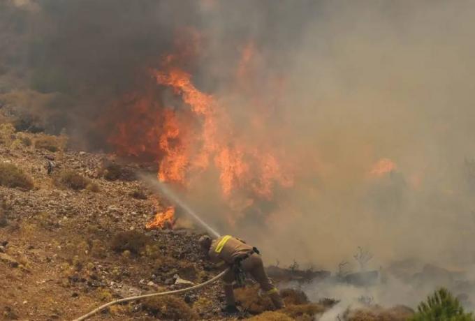 Πολύ υψηλός κίνδυνος πυρκαγιάς σε 8 Περιφέρειες την Παρασκευή 15 Αυγούστου
