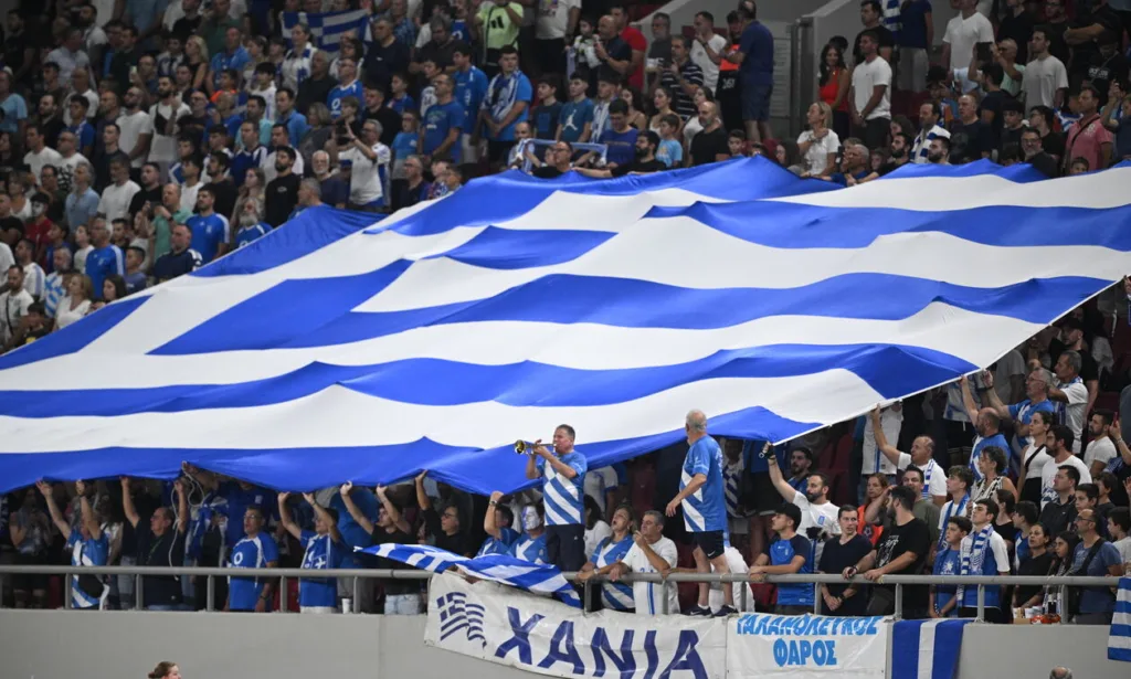 Προβληματισμός στους Δανούς για λέιζερ στο ματς με την Εθνική Ελλάδας