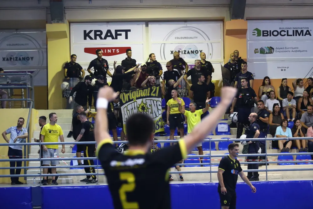 Η ομιλία του Ρουί Σίλβα στον κόσμο της ΑΕΚ μετά την ήττα από τον Ολυμπιακό – «Στο τέλος θα πανηγυρίζουμε εμείς»