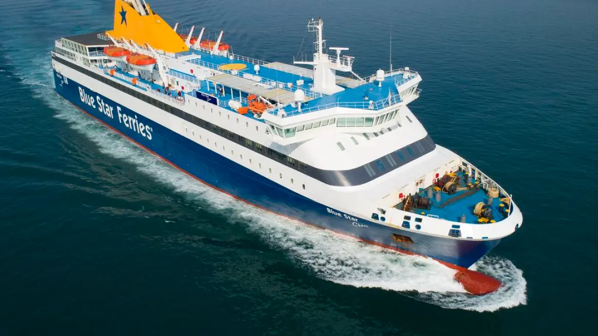 Τραγωδία στο Blue Star Chios: Νεκρός 20χρονος ναυτικός σε πόρτα γκαράζ