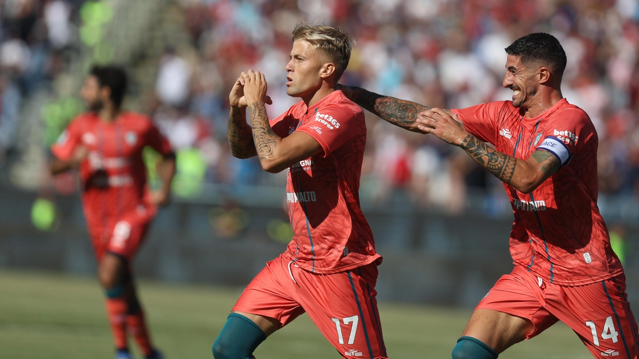 Τα στιγμιότυπα της νίκης της Κάλιαρι με 2-0 επί της Πάρμα (vid)