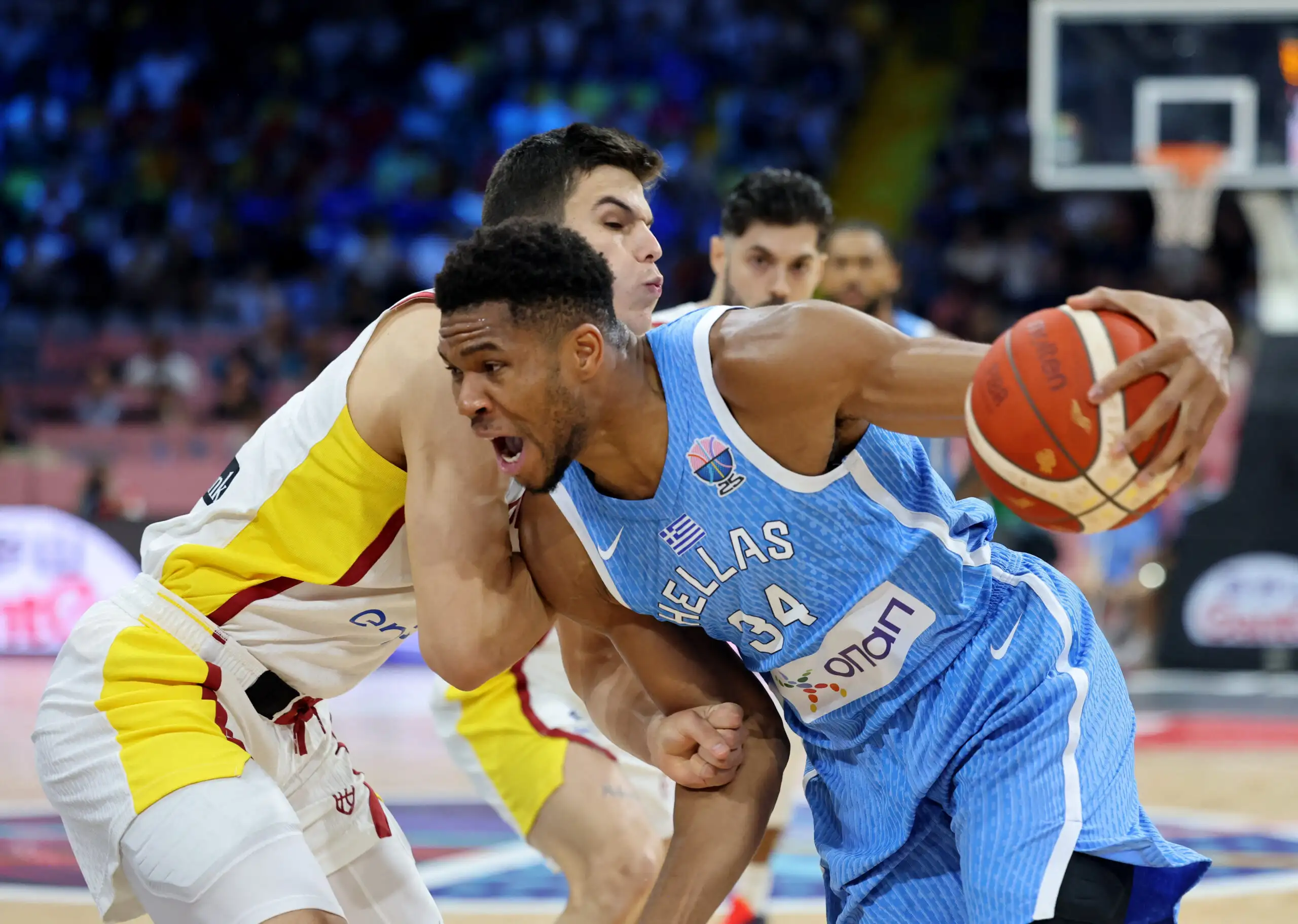 Eurobasket: Η Εθνική Ελλάδας νίκησε (90-86) την Ισπανία και προκρίθηκε στους “16”