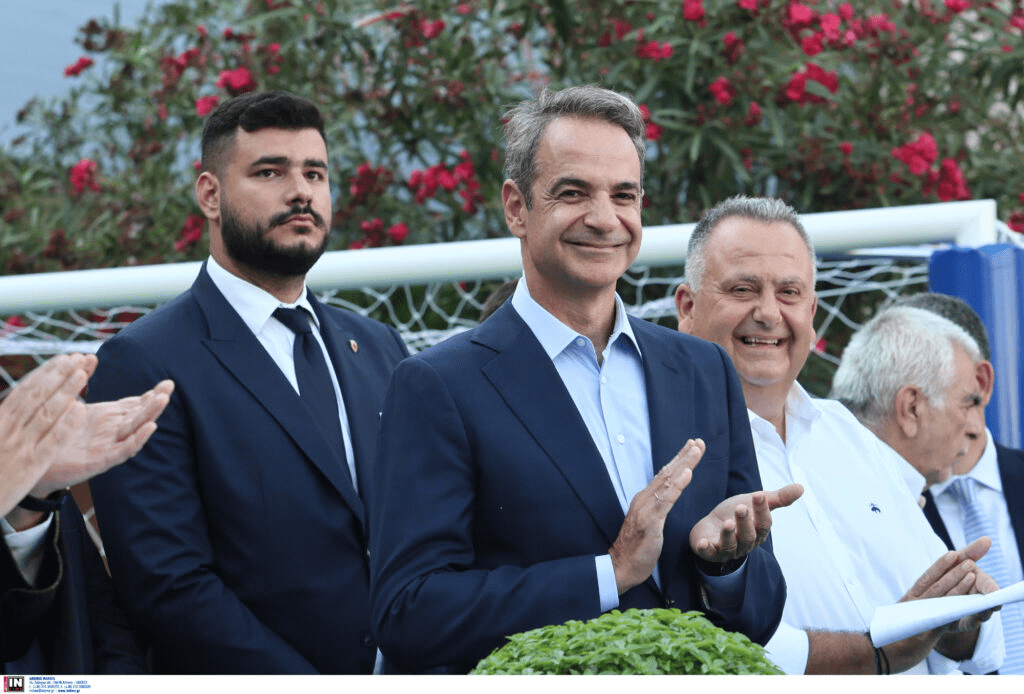 Στο 8ο Δημοτικό Νέας Φιλαδέλφειας ο Μητσοτάκης: Αγιασμός και εγκαίνια μετά την ανακαίνιση