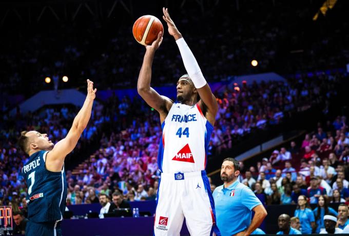 Σοκ στη Γαλλία: Χάνει το υπόλοιπο του Eurobasket ο Αλεξάντερ Σαρ