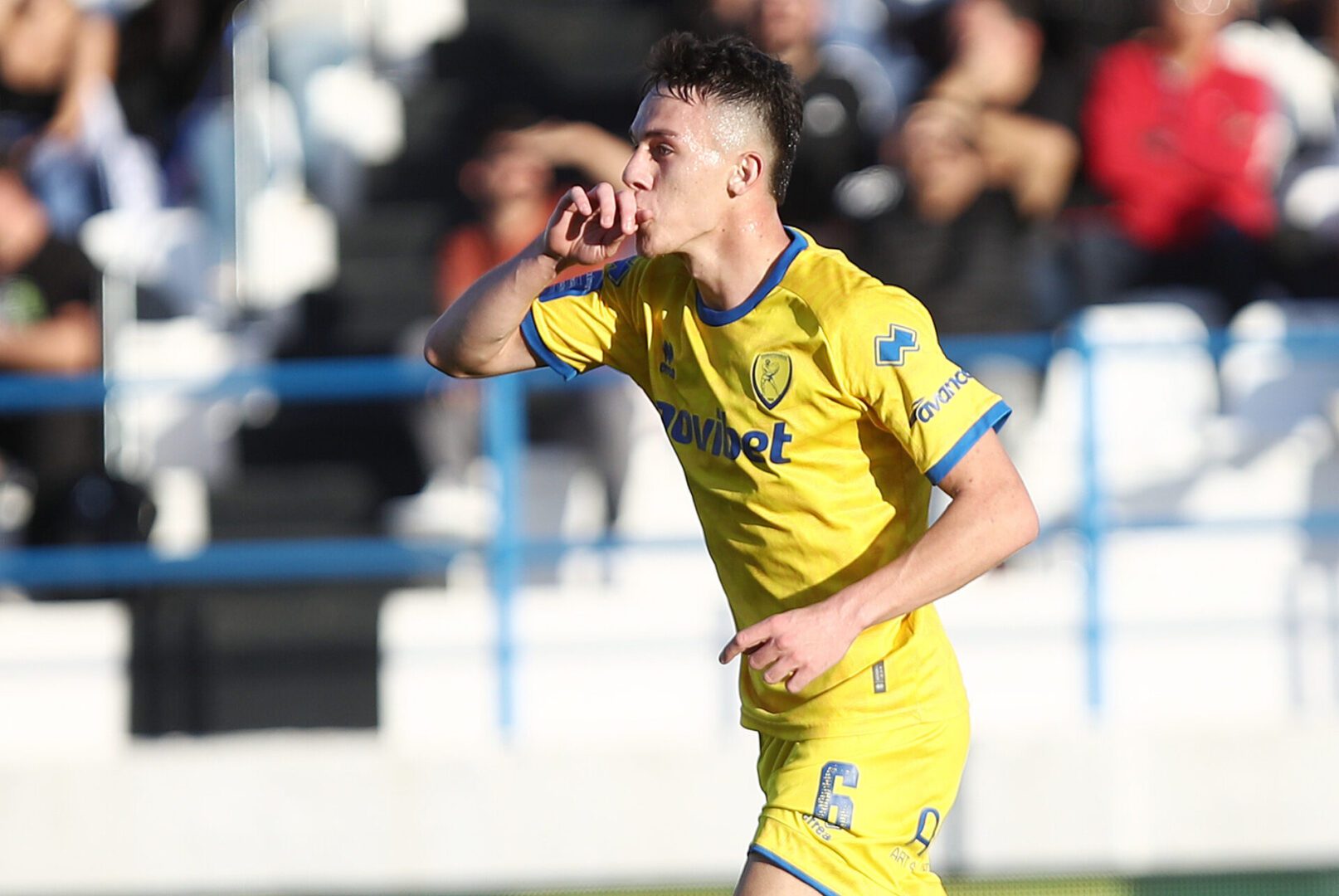 Σωτήρης Κοντούρης: Ο 20χρονος μέσος του Παναιτωλικού που έχει τραβήξει το ενδιαφέρον του Big-5