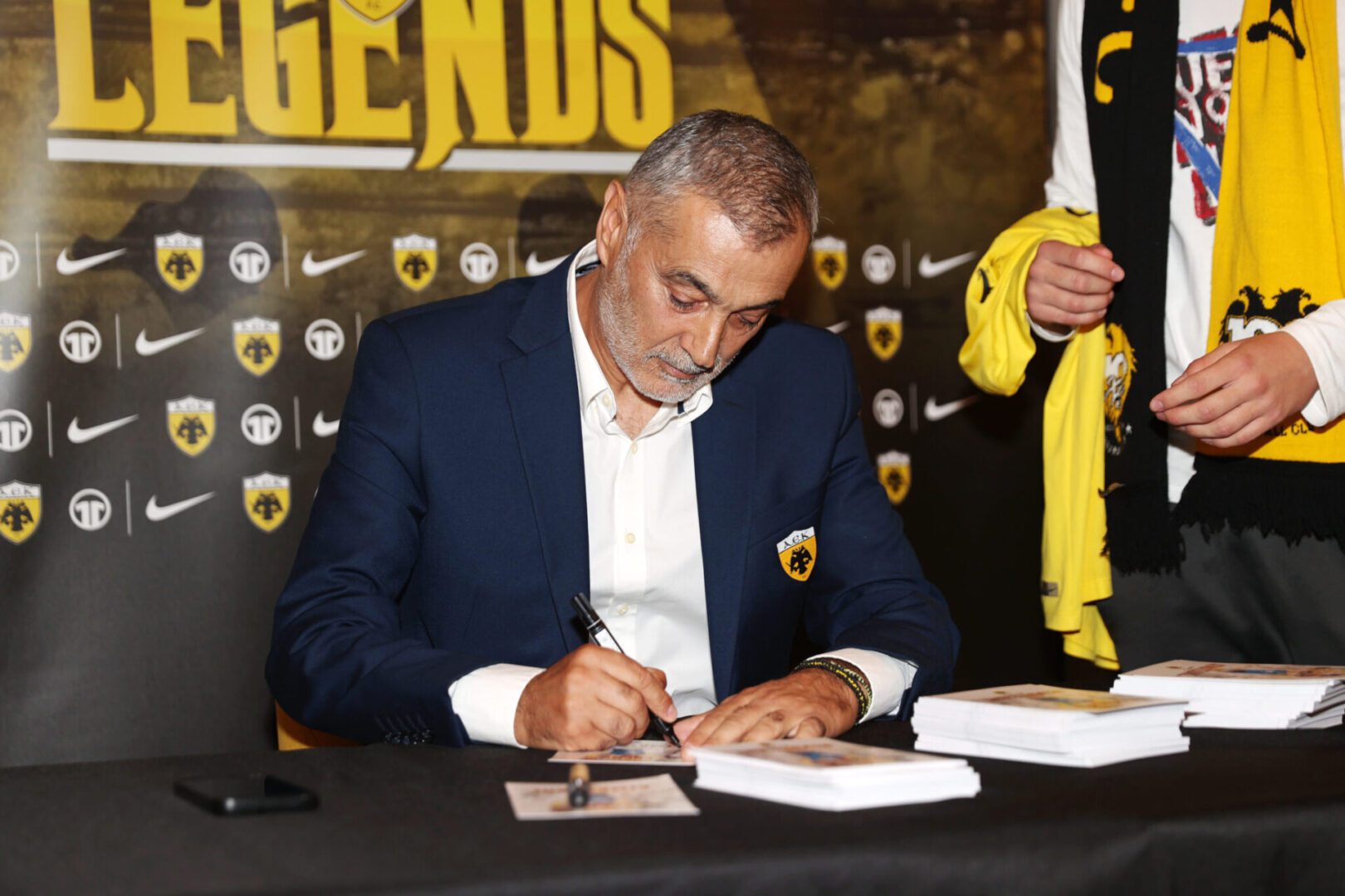 Meet & Greet Legends: Ο Ηλίας Ατματσίδης αποθεώθηκε από τους φίλους της ΑΕΚ!