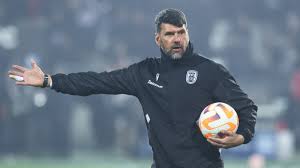 Super League 2: Σε δύσκολη θέση ο Μπάτσι στον Πανσερραϊκό – Σενάρια για Παντελίδη και Πετράκη