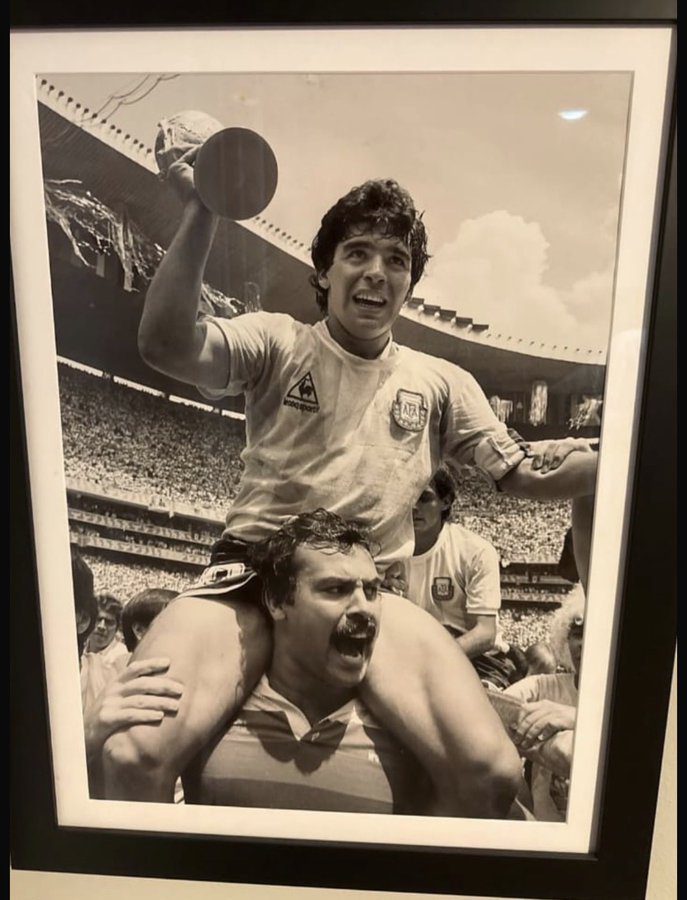 Ρομπέρτο Σέχας: Έφυγε από τη ζωή ο ήρωας που σήκωσε τον Μαραντόνα στο Παγκόσμιο Κύπελλο 1986