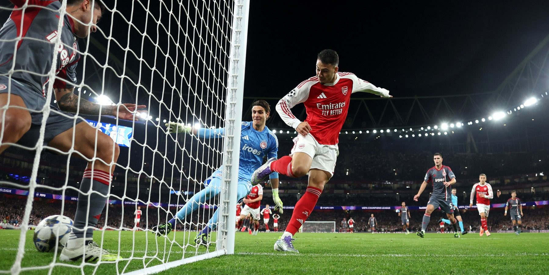 Champions League: Η Άρσεναλ «καθάρισε» τον Ολυμπιακό με 2-0 και διπλασίασε τις νίκες της!