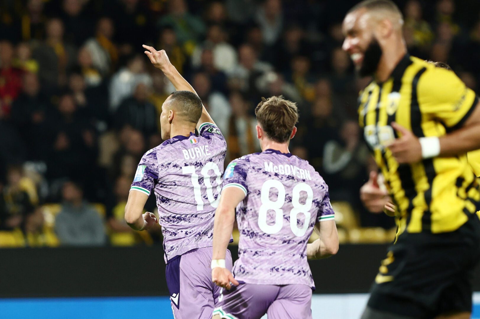 ΑΕΚ-Σάμροκ Ρόβερς: Το αμφισβητούμενο πέναλτι και το 0-1 για τους Ιρλανδούς με τον Μπουρκ (vid)