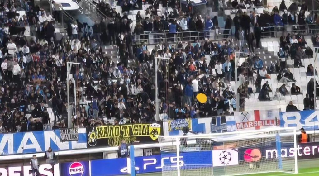 Συγκίνηση στο Βελοντρόμ: Πανό για τον Μάριο, τον φίλο της ΑΕΚ που δολοφονήθηκε στη Χαλκίδα (ΦΩΤΟ)