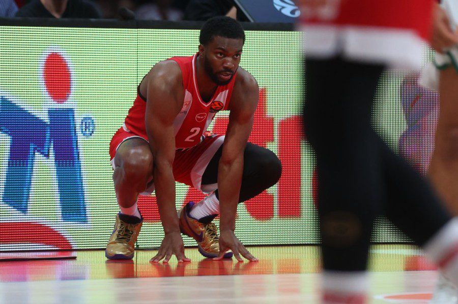 Ολυμπιακός: Χειρουργήθηκε ο Έβανς – Εκτός για έναν χρόνο