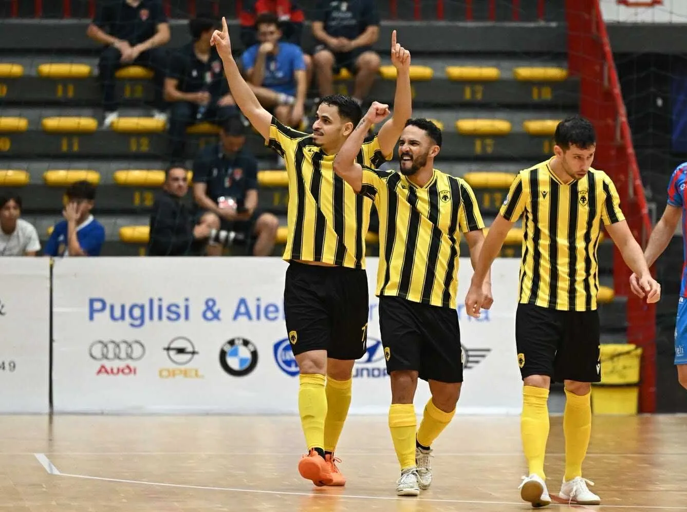 ΑΕΚ Futsal: Ξέφρενοι πανηγυρισμοί για την ιστορική πρόκριση στους «16» του Champions League (vid)