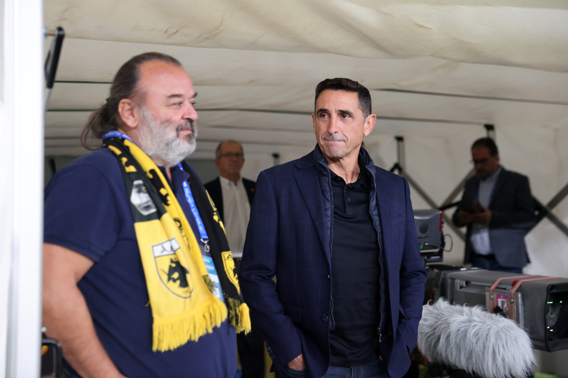 ΑΕΚ: Η συγκινητική βράβευση του Μανόλο Χιμένεθ από τον Μάριο Ηλιόπουλο! (VIDEO)