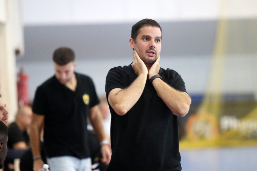 Σίλβα: «Θα μπούμε στο γήπεδο ενωμένοι, με χαρακτήρα και αποφασιστικότητα – Θα παίξουμε για τον Μάριο ως οικογένεια»