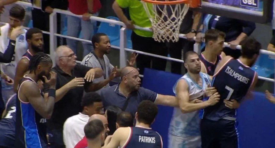 Κολοσσός Ρόδου: Αφαίρεση διαρκείας φιλάθλου που συμμετείχε σε επεισόδιο με παίκτες του Πανιωνίου