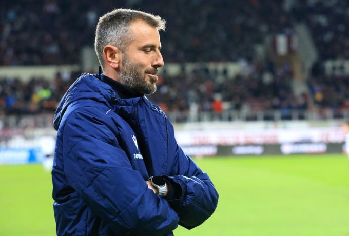 ΑΕΛ Novibet: Στο «κόκκινο» η πίεση για τον Στέλιο Μαλεζά μετά από 7 ήττες σε 8 ματς