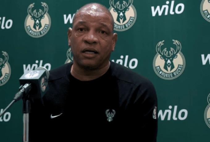 NBA: Αποχωρεί από τους Μιλγουόκι Μπακς ο Ντοκ Ρίβερς