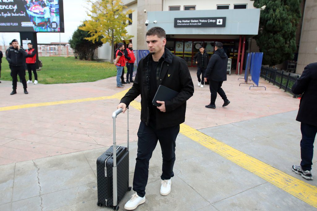 ΑΕΚ: Οι πρώτες εικόνες από την άφιξη στη Σαμψούντα
