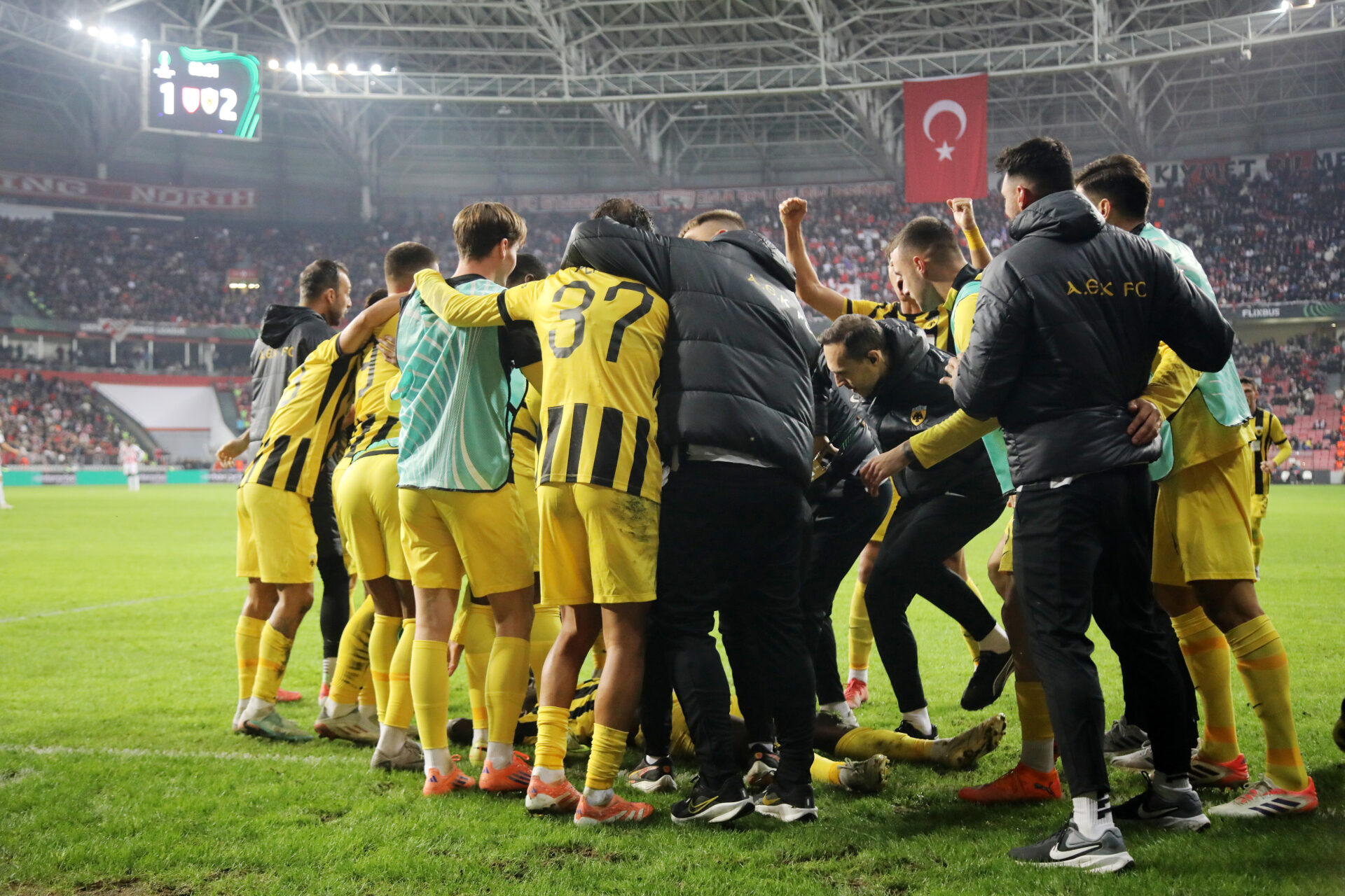Conference League: Κλείδωσε την πρόκριση και «φουλάρει» για 8άδα η ΑΕΚ!