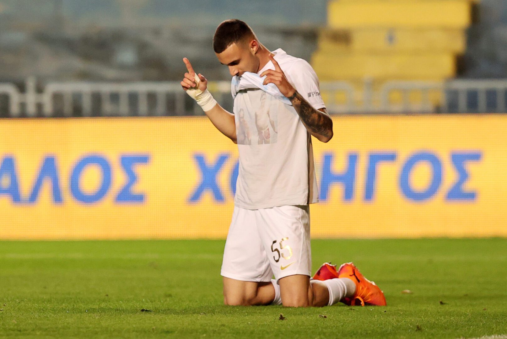 Παναιτωλικός-ΑΕΚ: Ο Χρυσόπουλος με μονοκόμματο σουτ το 5ο γκολ της βραδιάς! (vid)