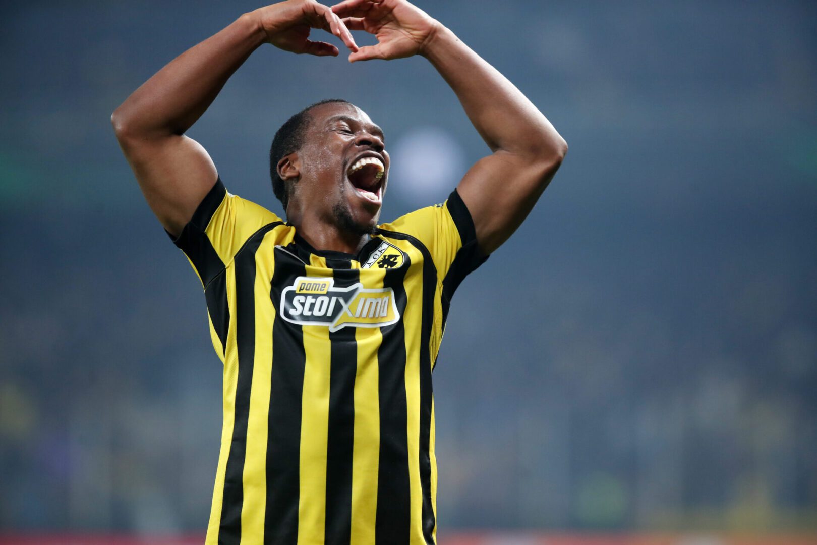 ΑΕΚ – Ουνιβερσιτατέα Κραϊόβα: Η ισοφάριση με κεφαλιά του Κουτέσα στις καθυστερήσεις! (vid)