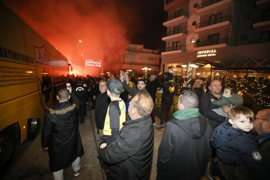 Αποθεώθηκε η αποστολή της ΑΕΚ στο Αγρίνιο (ΦΩΤΟ)