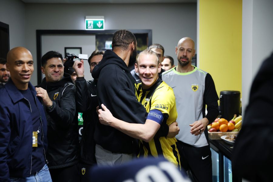 ΑΕΚ: Πάρτι στα «κιτρινόμαυρα» αποδυτήρια μετά την μυθική ανατροπή!