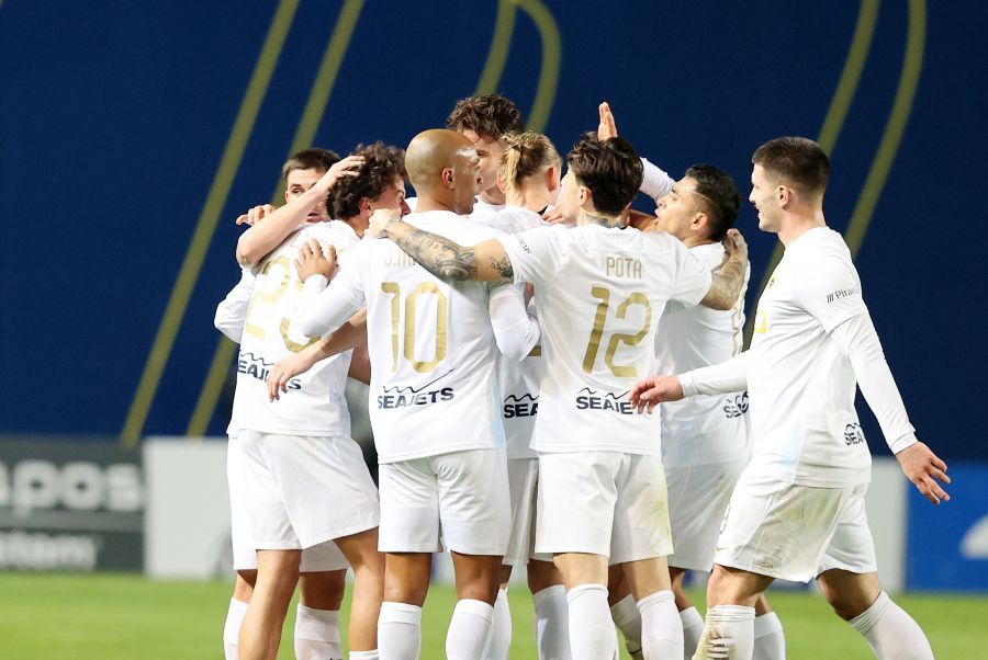 «Πεντάσφαιρη» ΑΕΚΑΡΑ στο Αγρίνιο, διέλυσε τον Παναιτωλικό και κυνηγάει την κορυφή!