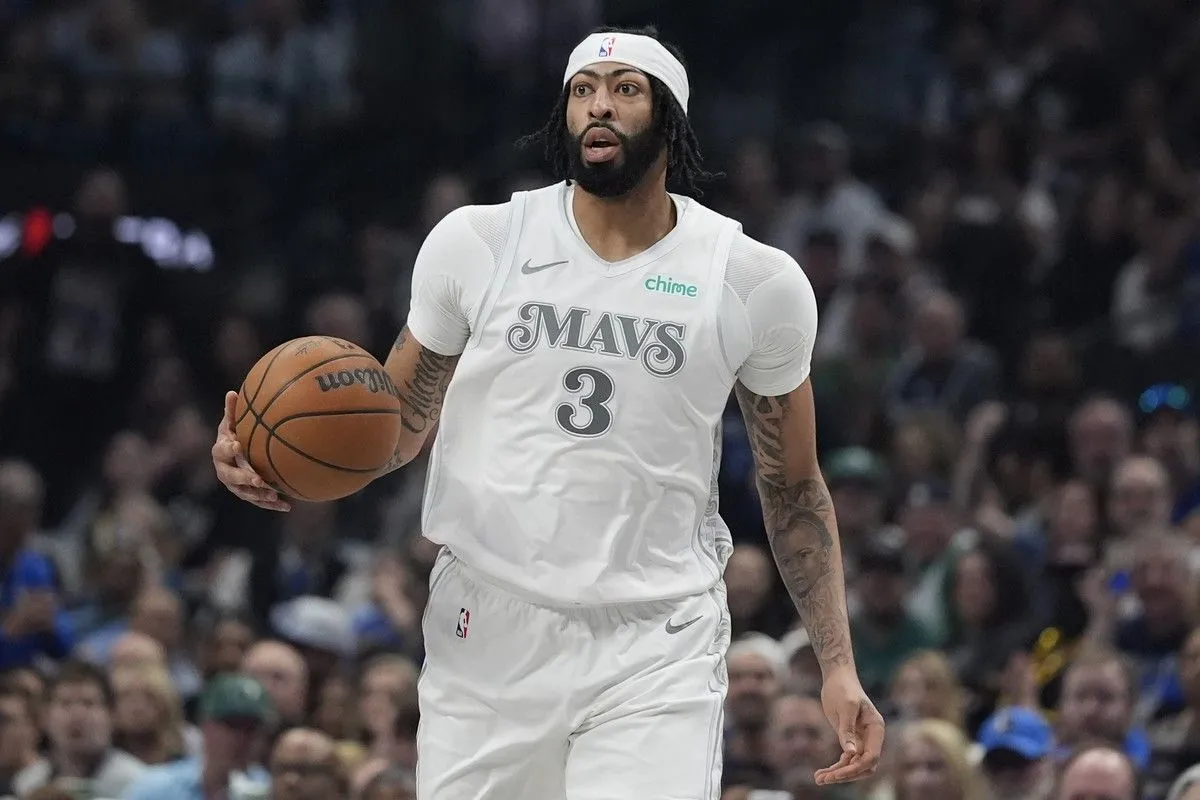 NBA: Οι Μπουλς σκέφτονται ανταλλαγή για τον Άντονι Ντέιβις των Μάβερικς