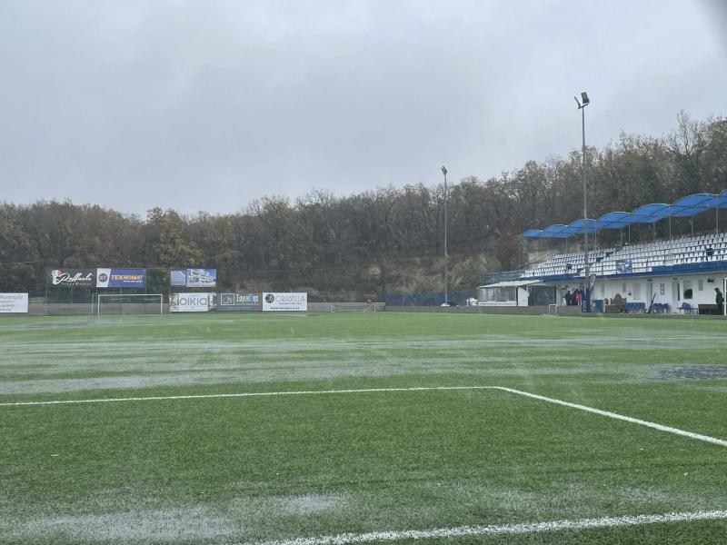 Το γήπεδο του Φιλύρου μετατράπηκε σε «πισίνα» – Αναβολή στο Άρης-ΠΑΟΚ Κ17 (pic)