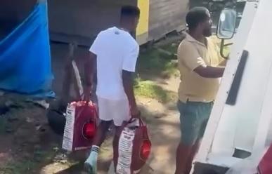 Λιβάι Γκαρσία: Mοίρασε τρόφιμα σε οικογένειες που έχουν ανάγκη στο Τρινιντάντ και Τομπάγκο (VIDEO)