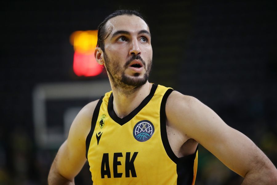 Κωνσταντής ενόψει Άλμπα: «Ο Μπράουν προπονείται κανονικά με την ομάδα σε φουλ ρυθμούς – Μέρα με τη μέρα του Κατσίβελη»