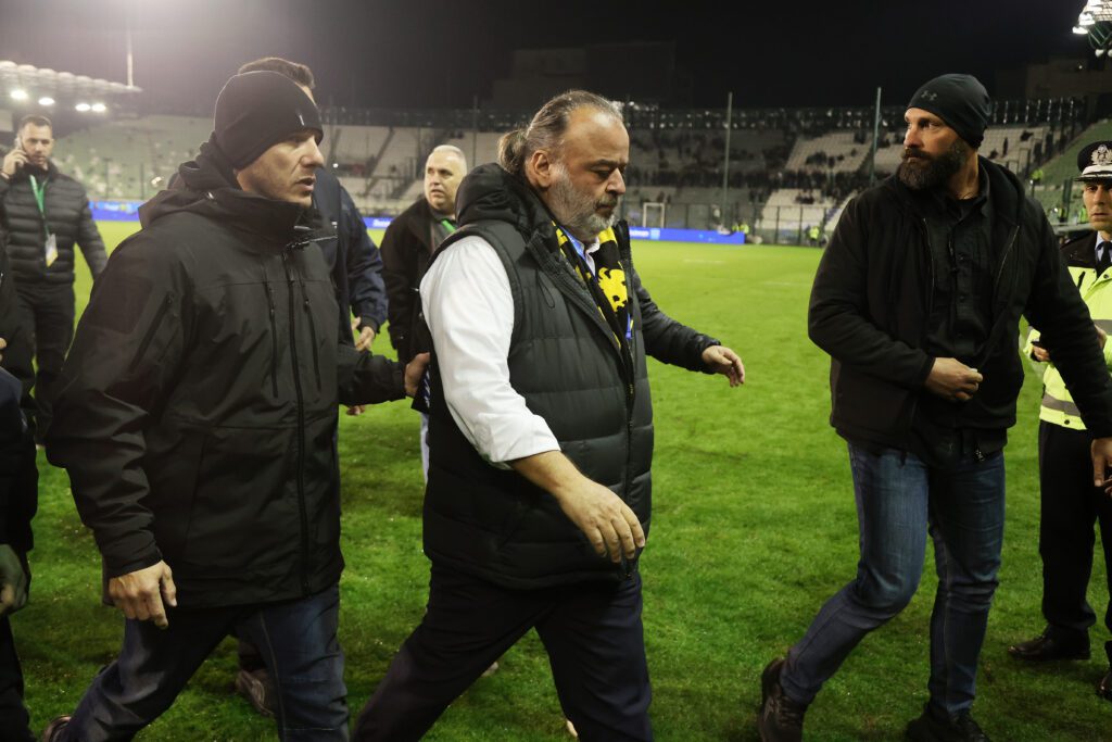 Βρισιές για τη μητέρα του Μάριου Ηλιόπουλου στη Λεωφόρο (vid)