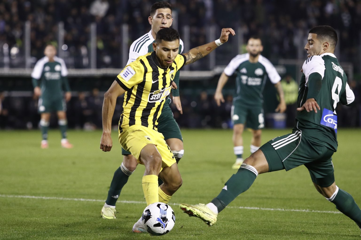 ΑΕΚ-Πινέδα: Η μαγική εμφάνιση του Μεξικανού κόντρα στον Παναθηναϊκό – Πρώτος σε ανακτήσεις και μονομαχίες!