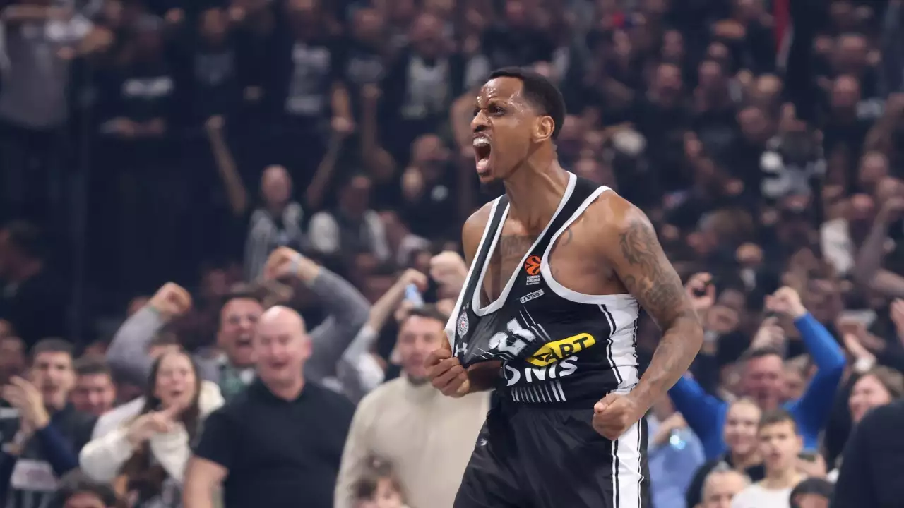 Νάναλι για ΑΕΚ: «Χαρούμενος που είμαι μέρος αυτής της αναγέννησης»