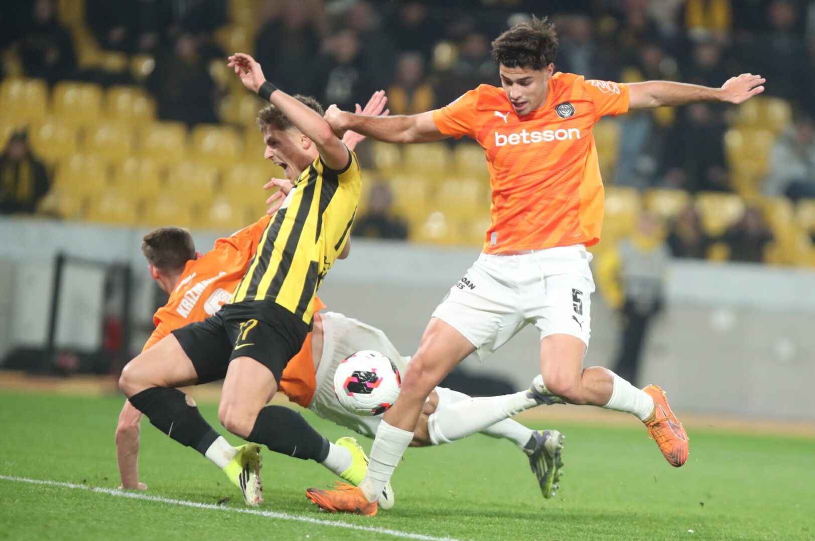 ΑΕΚ-ΟΦΗ: Ο Καλοσκάμης πλησίασε το γκολ σε φάση διαρκείας (VIDEO)